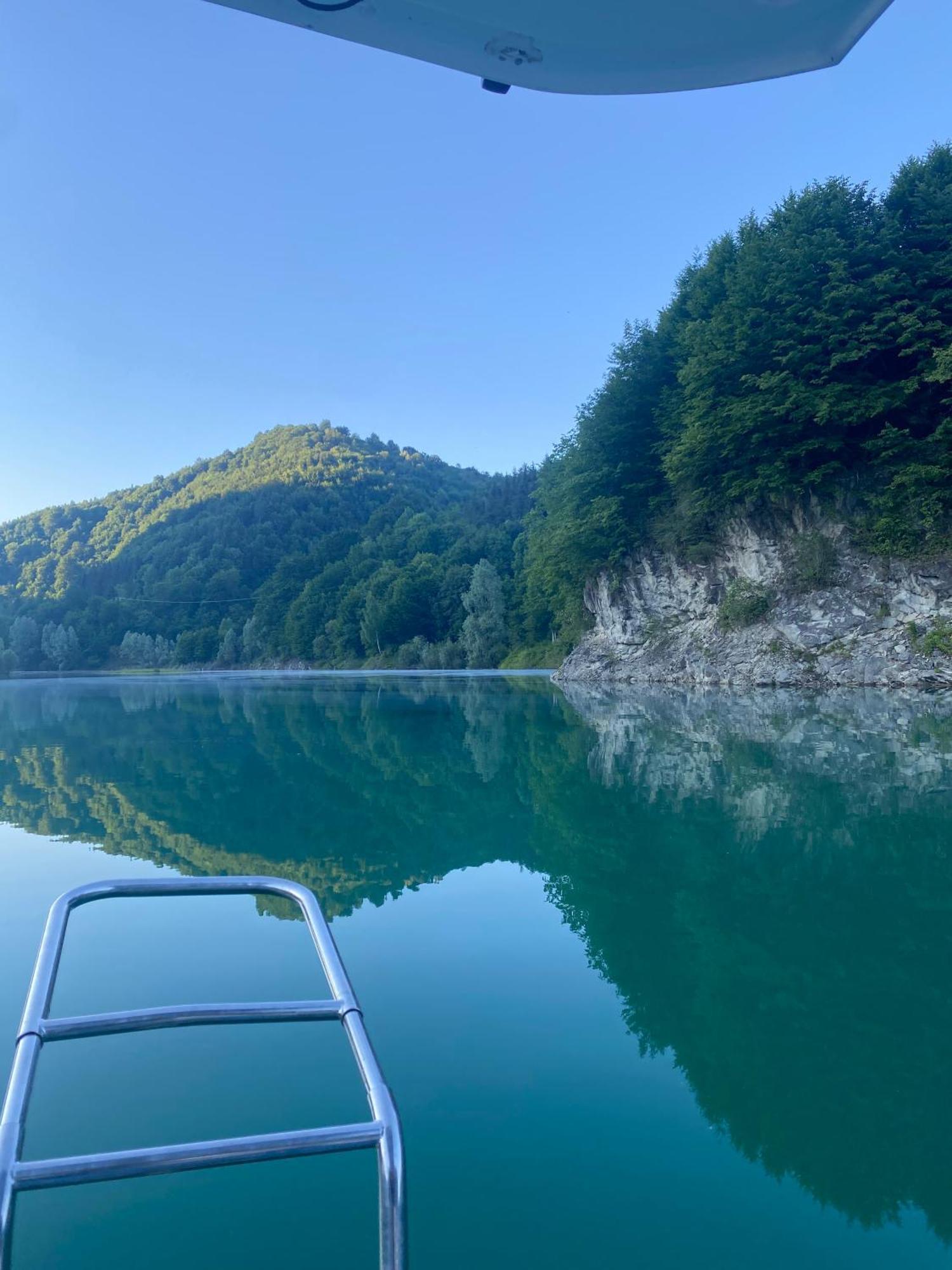 Utopia Lake View Teşila エクステリア 写真