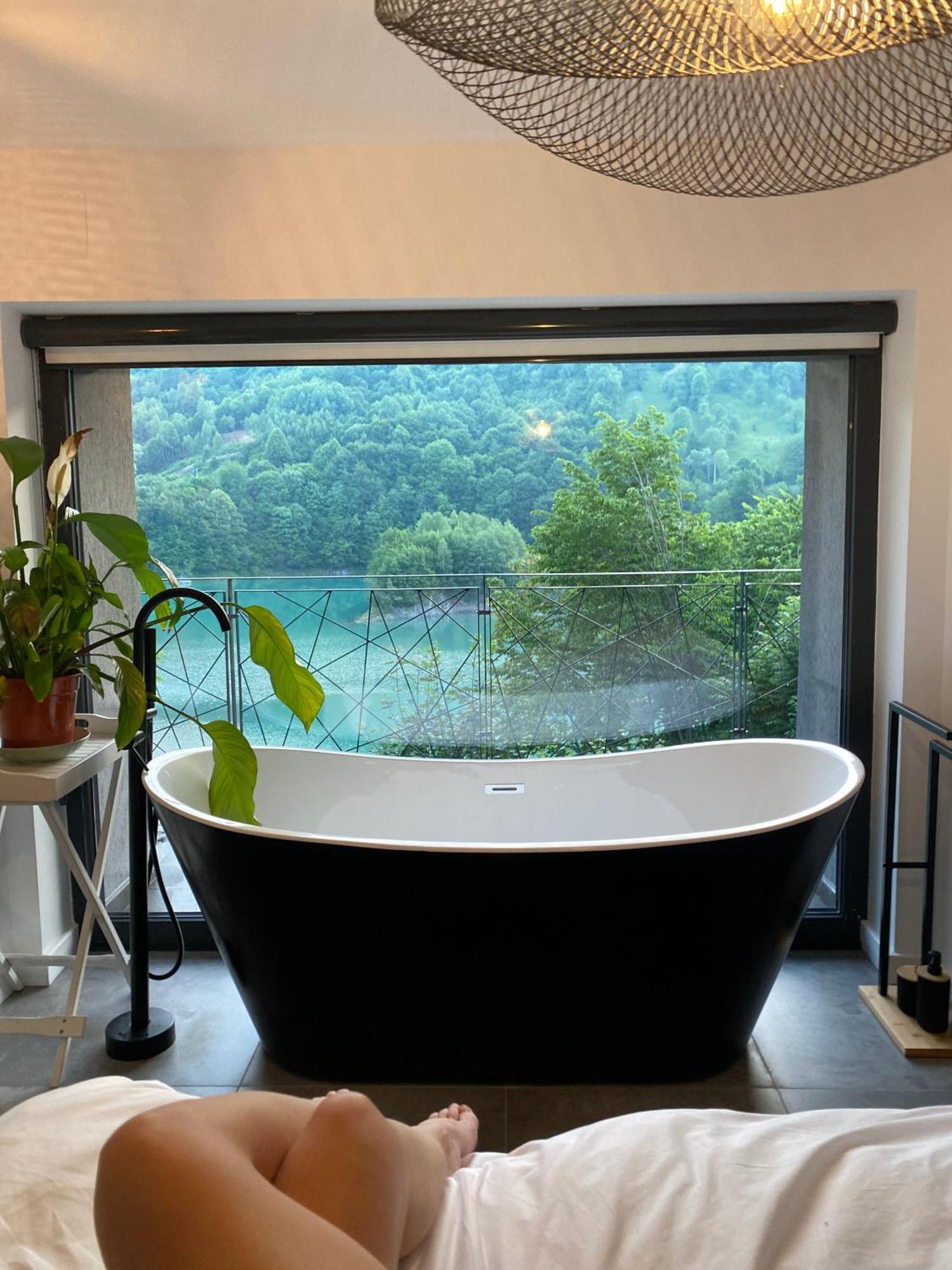 Utopia Lake View Teşila エクステリア 写真