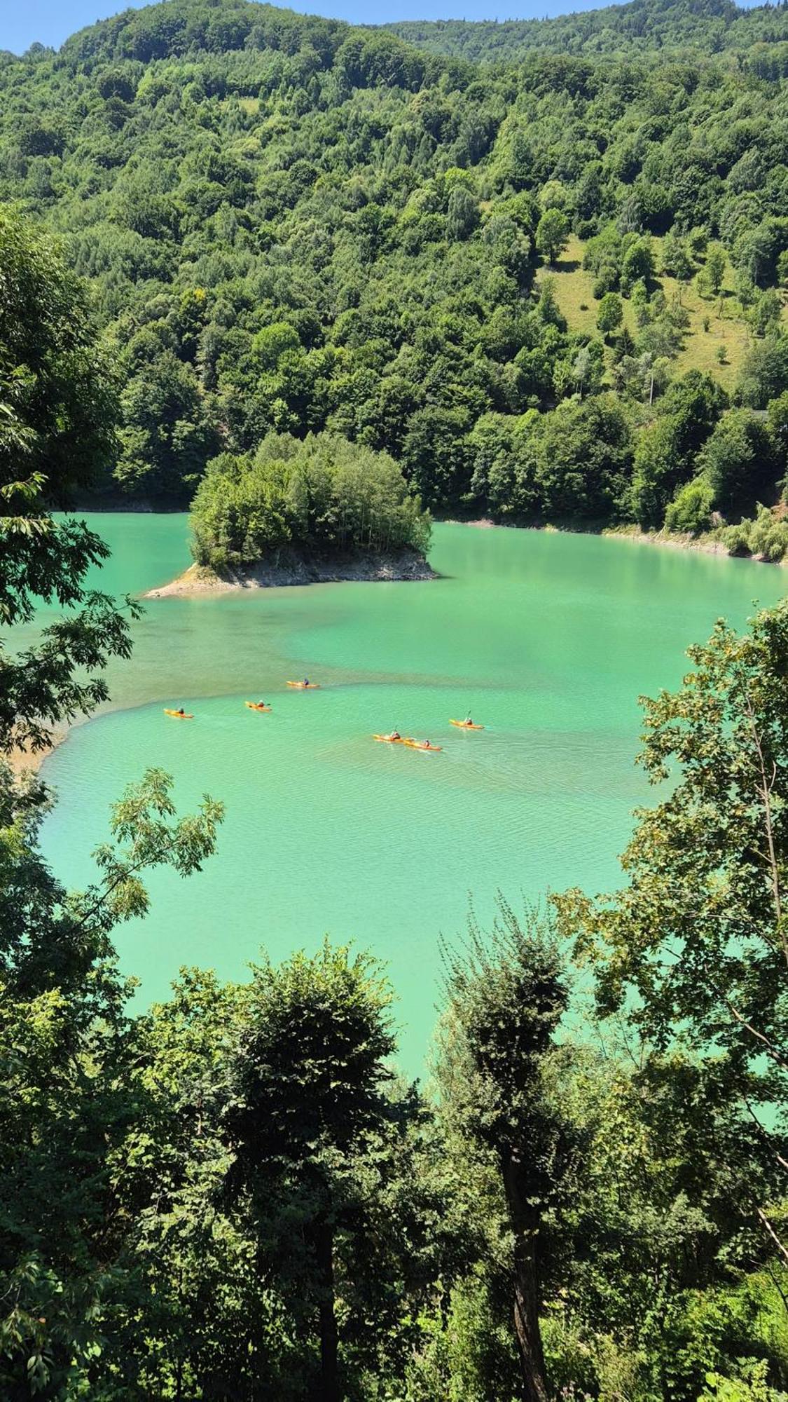 Utopia Lake View Teşila エクステリア 写真